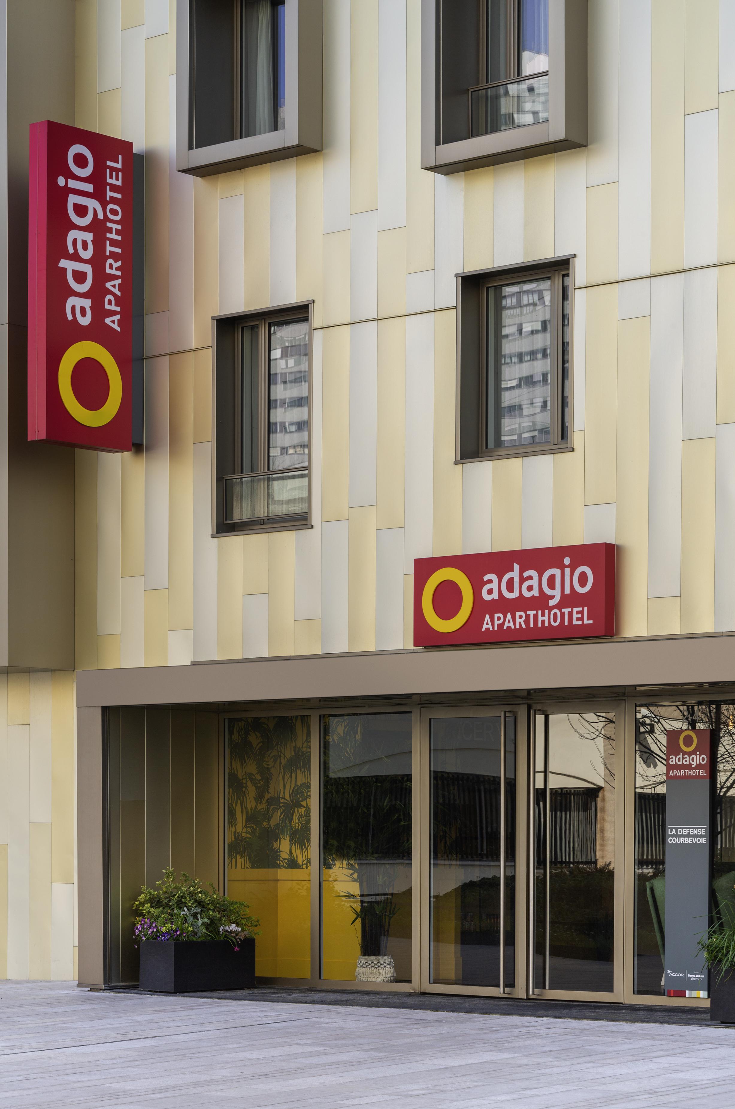 Aparthotel Adagio La Defense Курбевуа Экстерьер фото